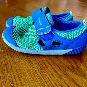 Merrell Select Grip kids size 10 water shoes